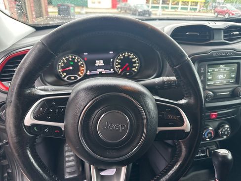 Used 2016 Jeep Renegade Trailhawk AWD/4WD image 24