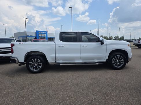 Used 2024 Chevrolet Silverado 1500 LT AWD/4WD image 4