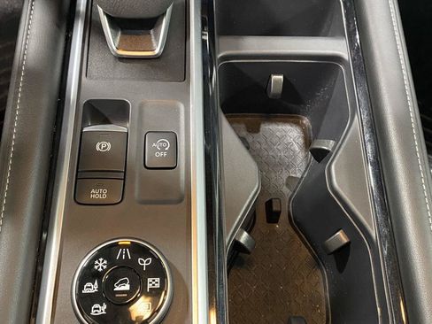Used 2024 Nissan Pathfinder SV AWD/4WD image 30