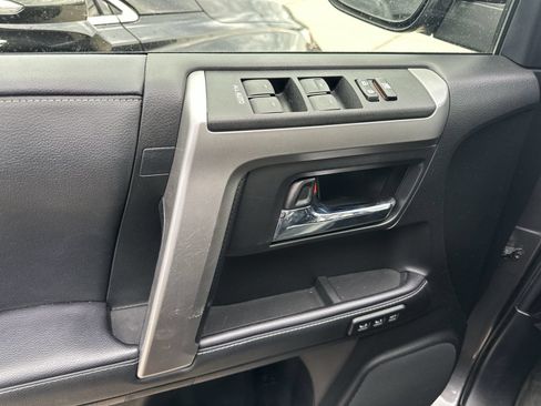 Used 2022 Toyota 4Runner Limited AWD/4WD image 24