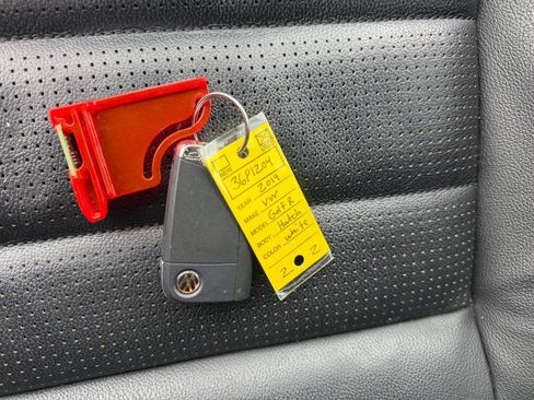 Used 2019 Volkswagen Golf R 4-Door image 38