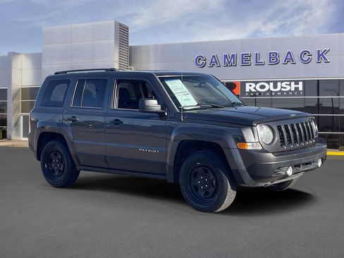 Used 2015 Jeep Patriot Sport image 8