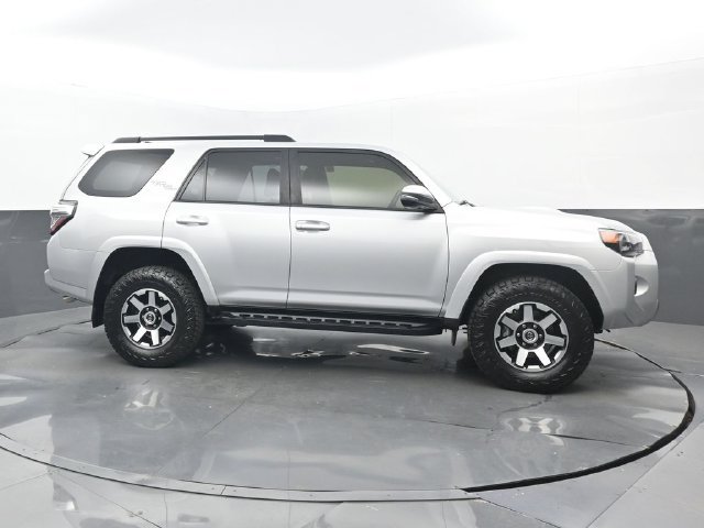 Used 2024 Toyota 4Runner TRD Off-Road Premium w/ Moonroof Package AWD/4WD image 2