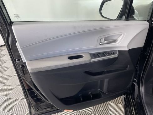New 2026 Toyota Sienna XLE FWD image 8
