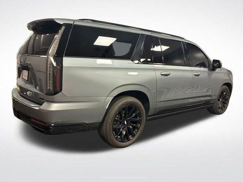 Certified 2025 Cadillac Escalade ESV Sport Platinum w/ LPO, Floor Liner Package AWD/4WD image 5
