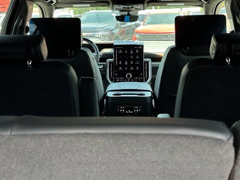 New 2026 GMC Yukon Denali w/ Advanced Technology Package AWD/4WD image 9