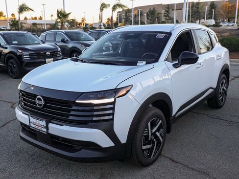 New 2026 Nissan Kicks SV image 8