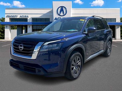 Used 2024 Nissan Pathfinder SV