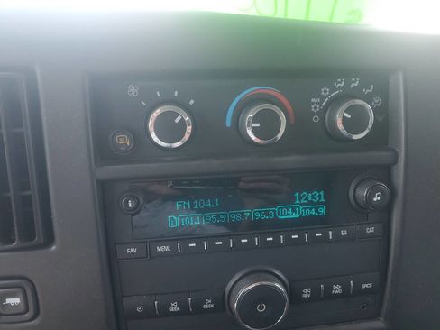Used 2021 Chevrolet Express 2500 RWD image 13