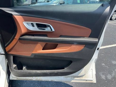 Used 2016 Chevrolet Equinox LTZ w/ Enhanced Convenience Package FWD image 29