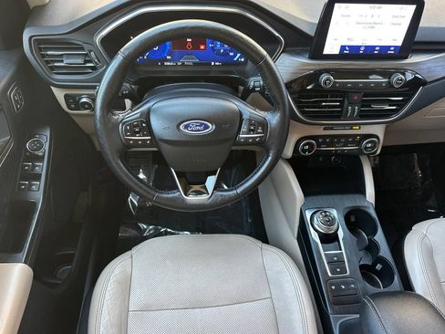 Used 2020 Ford Escape Titanium FWD image 13
