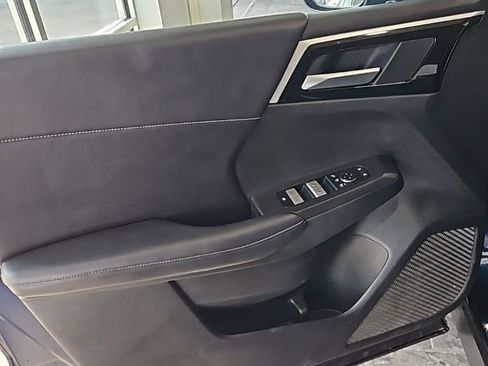 Used 2024 Mitsubishi Outlander SE image 29