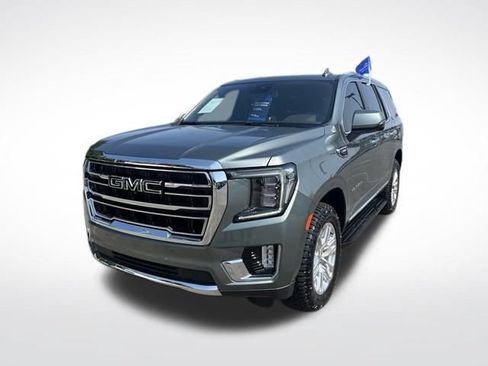 Used 2024 GMC Yukon SLT w/ SLT Luxury Package AWD/4WD image 3