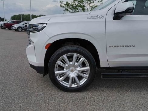 Used 2021 Chevrolet Suburban High Country AWD/4WD image 11