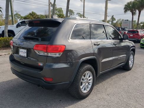 Used 2019 Jeep Grand Cherokee Laredo image 5