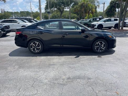 Used 2025 Nissan Sentra SV FWD image 5