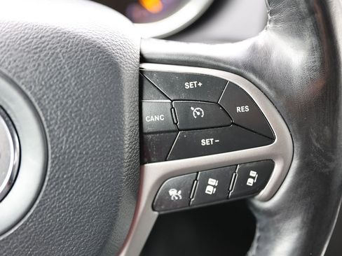 Used 2020 Jeep Grand Cherokee Limited w/ Luxury Group II image 40