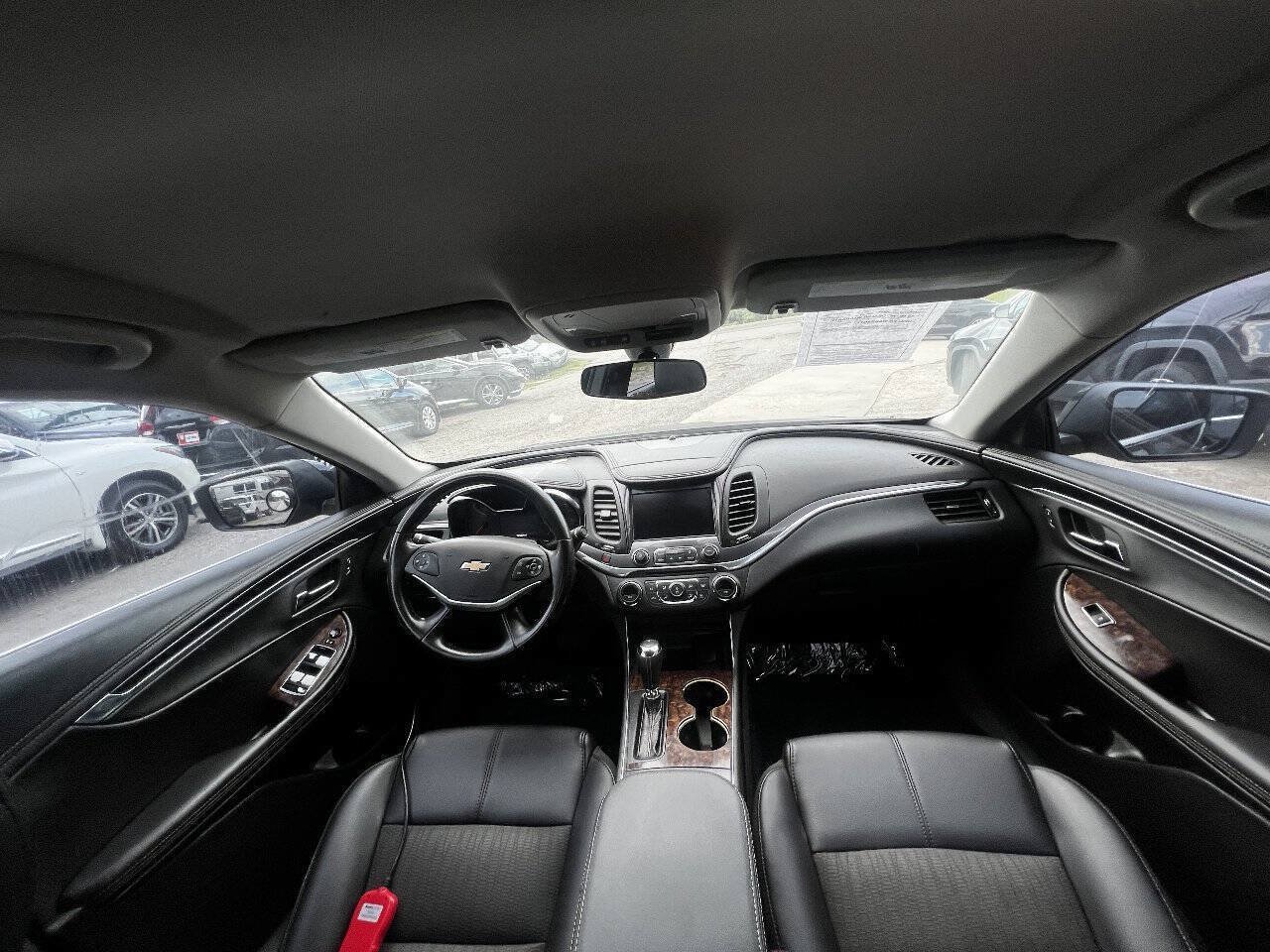 Used 2015 Chevrolet Impala LT FWD image 12