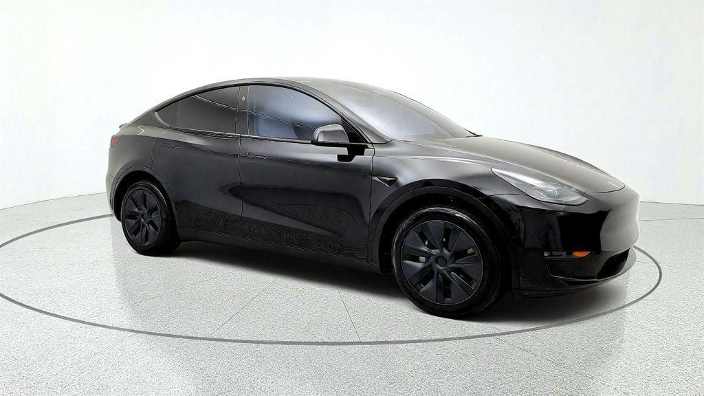 Used 2025 Tesla Model Y Long Range AWD/4WD image 3