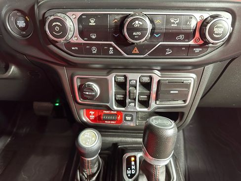 Used 2018 Jeep Wrangler Unlimited Rubicon image 23