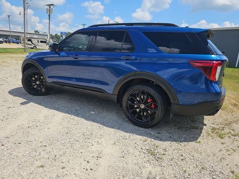 Used 2022 Ford Explorer ST w/ ST Street Pack AWD/4WD image 7
