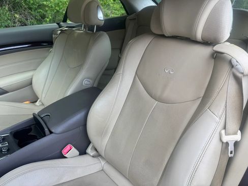 Used 2014 INFINITI Q60 Convertible w/ Premium Package RWD image 42