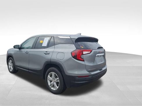 Used 2024 GMC Terrain SLE image 10