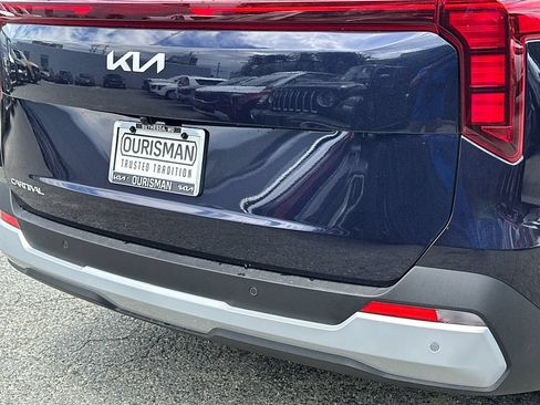 New 2026 Kia Carnival EX FWD image 5