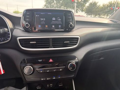 Used 2019 Hyundai Tucson SE FWD image 16