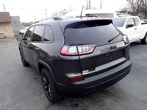 Used 2023 Jeep Cherokee Altitude Lux image 5