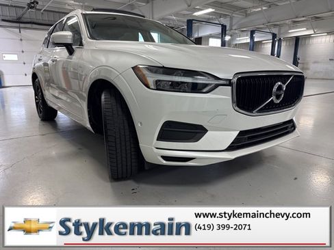 Used 2018 Volvo XC60 T6 Momentum w/ Convenience Package image 30