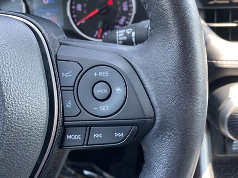Used 2021 Toyota RAV4 XLE Premium AWD/4WD image 35