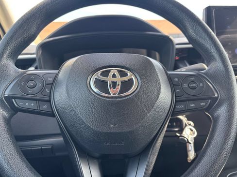 Used 2025 Toyota Corolla LE FWD image 25