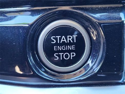 Certified 2024 Nissan Pathfinder SL image 21