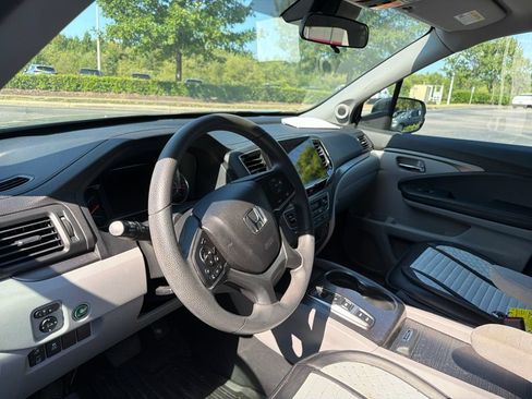 Used 2021 Honda Pilot EX image 8