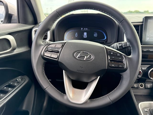 Used 2024 Hyundai Venue SEL FWD image 20