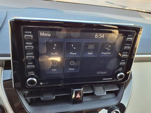 Used 2021 Toyota Corolla LE w/ LE Convenience Package FWD image 6