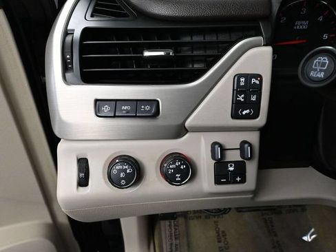 Used 2015 GMC Yukon Denali w/ Premium Package AWD/4WD image 37