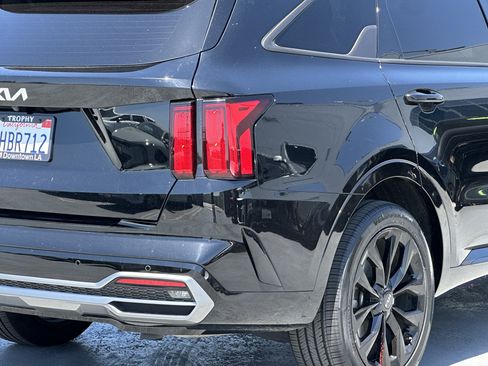 Certified 2023 Kia Sorento SX FWD image 8
