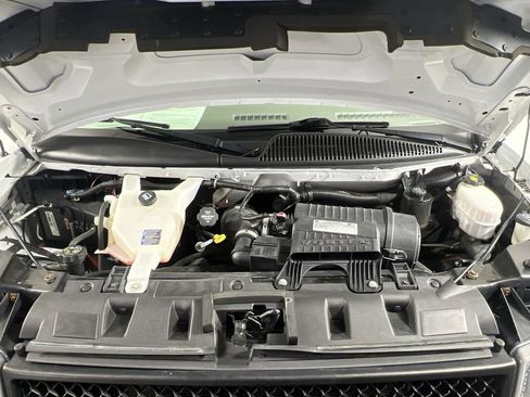 Used 2019 Chevrolet Express 2500 RWD image 25