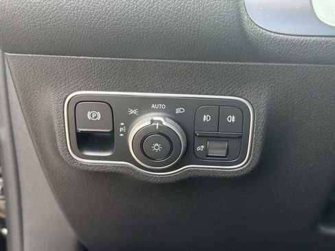 Used 2026 Mercedes-Benz GLB 250 4MATIC image 21