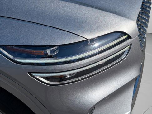 Used 2022 Genesis GV70 2.5T image 9