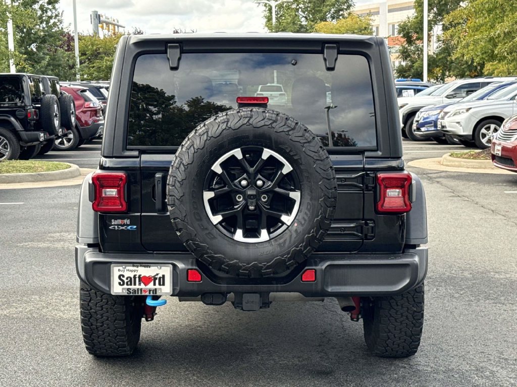 Used 2024 Jeep Wrangler Unlimited Rubicon 4xe w/ Convenience Group AWD/4WD image 6