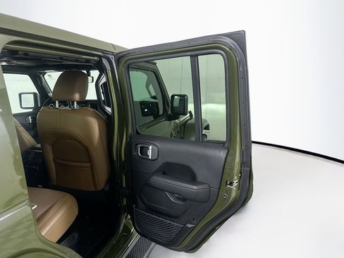 Used 2023 Jeep Wrangler Unlimited Sahara AWD/4WD image 28