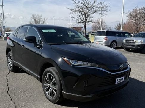 Certified 2022 Toyota Venza LE image 8