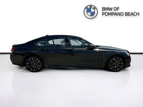 Used 2020 BMW 750i xDrive w/ Executive Package image 12