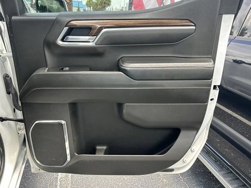 Used 2025 Chevrolet Silverado 1500 LT RWD image 42