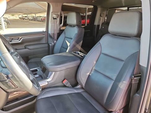 Used 2025 Chevrolet Silverado 1500 RST w/ Redline Edition AWD/4WD image 15