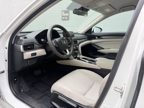 Used 2018 Honda Accord LX image 12
