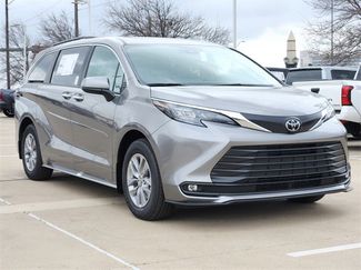 New 2026 Toyota Sienna XLE video 2